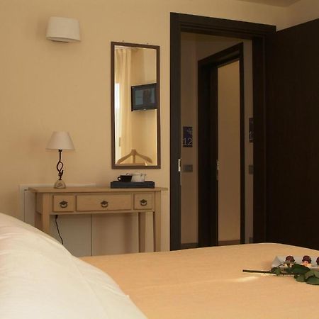 Hotel Piccolo Principe Villongo SantʼAlessandro Екстериор снимка